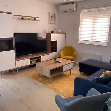 Sonia Apartment Vir